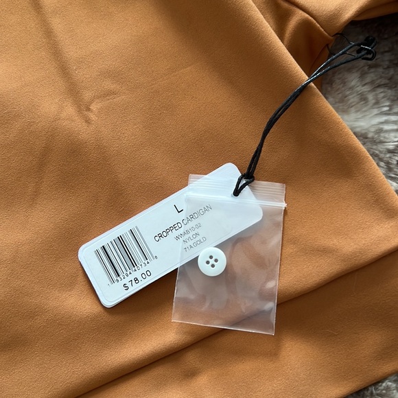 Cropped Longsleeves - Picture 3 of 5